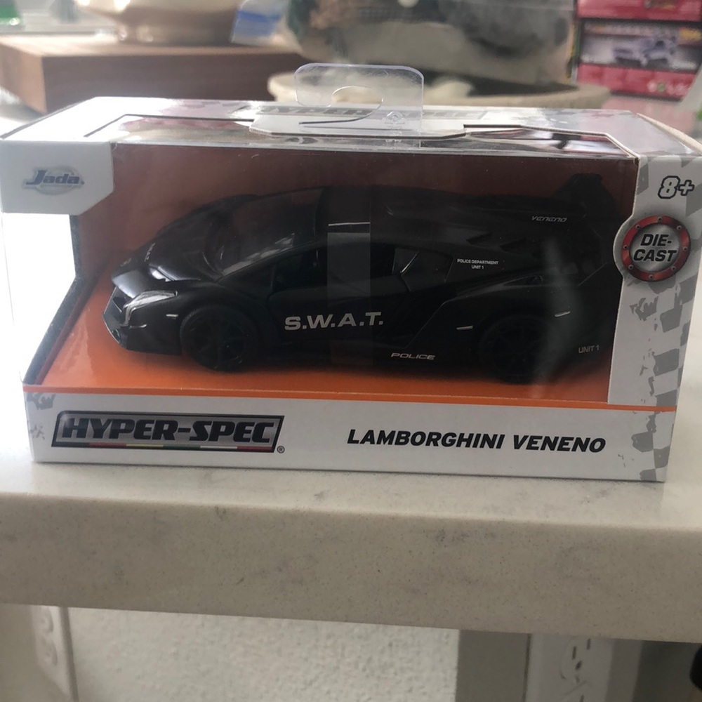 Jada Hyper-Spec Swat Lamborghini Veneno Die-Cast Model